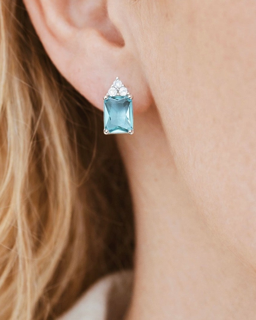 ARETE TRIÁNGULO BABY BLUE