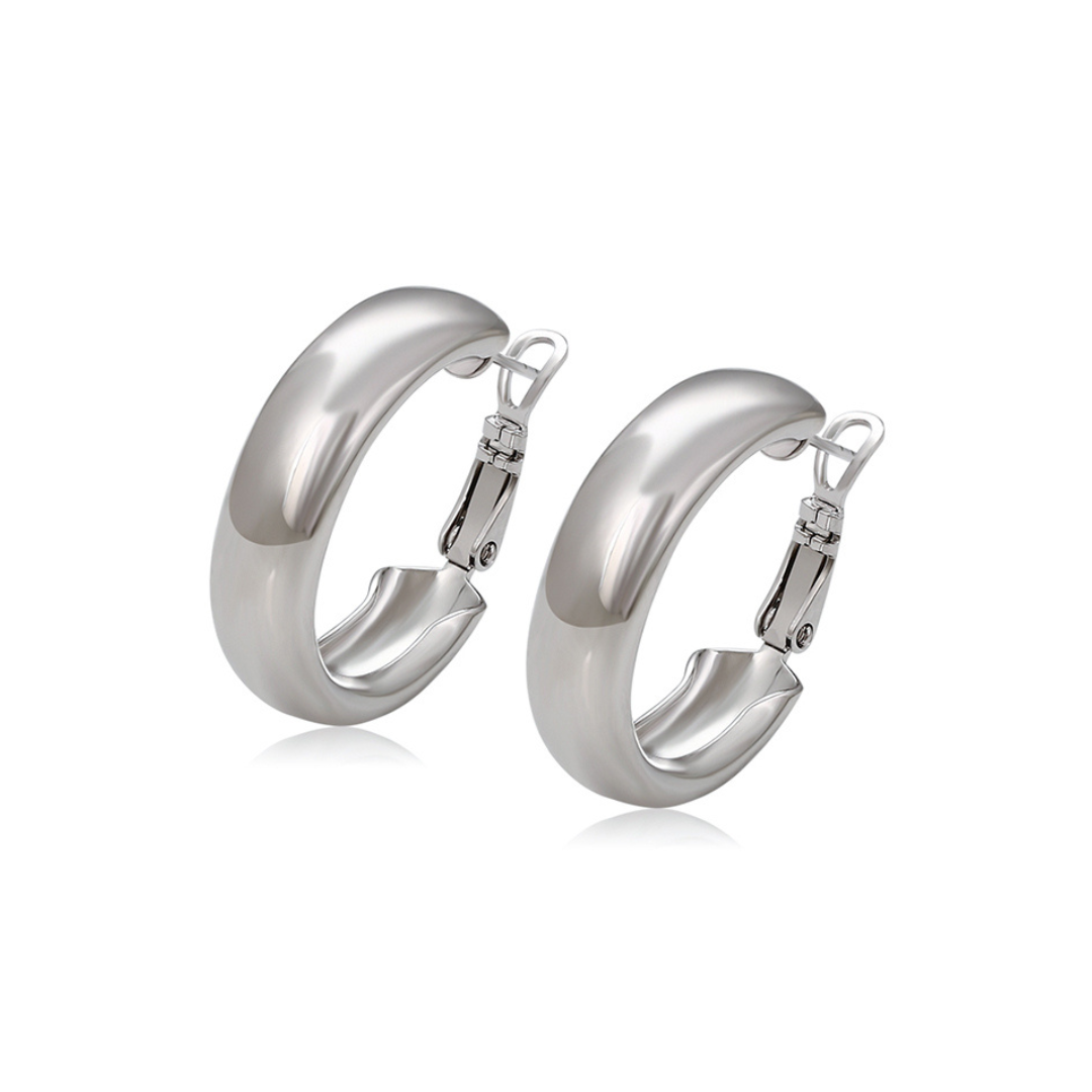 CHUNKY SILVER HOOP