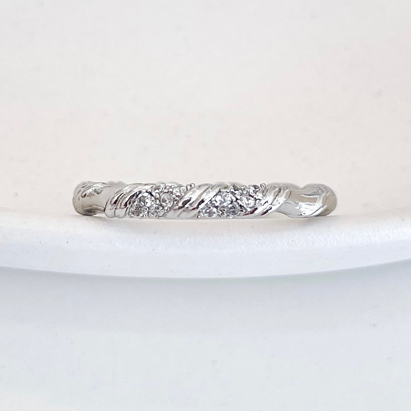 ANILLO TORCIDO