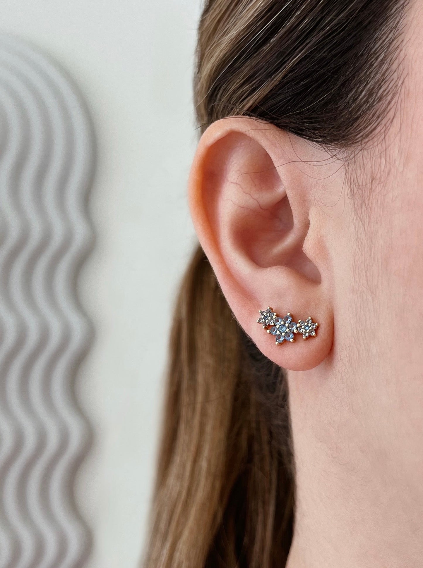 ARETE TRES FLORES AZULES