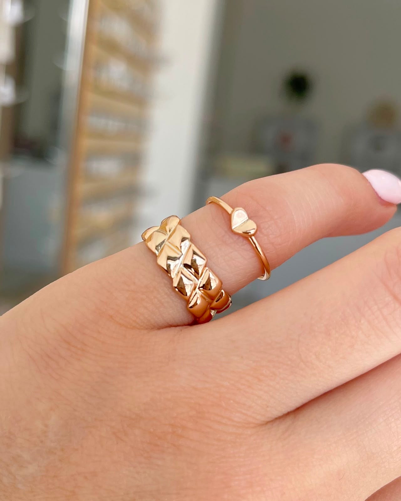 MIDDLE RING HEART