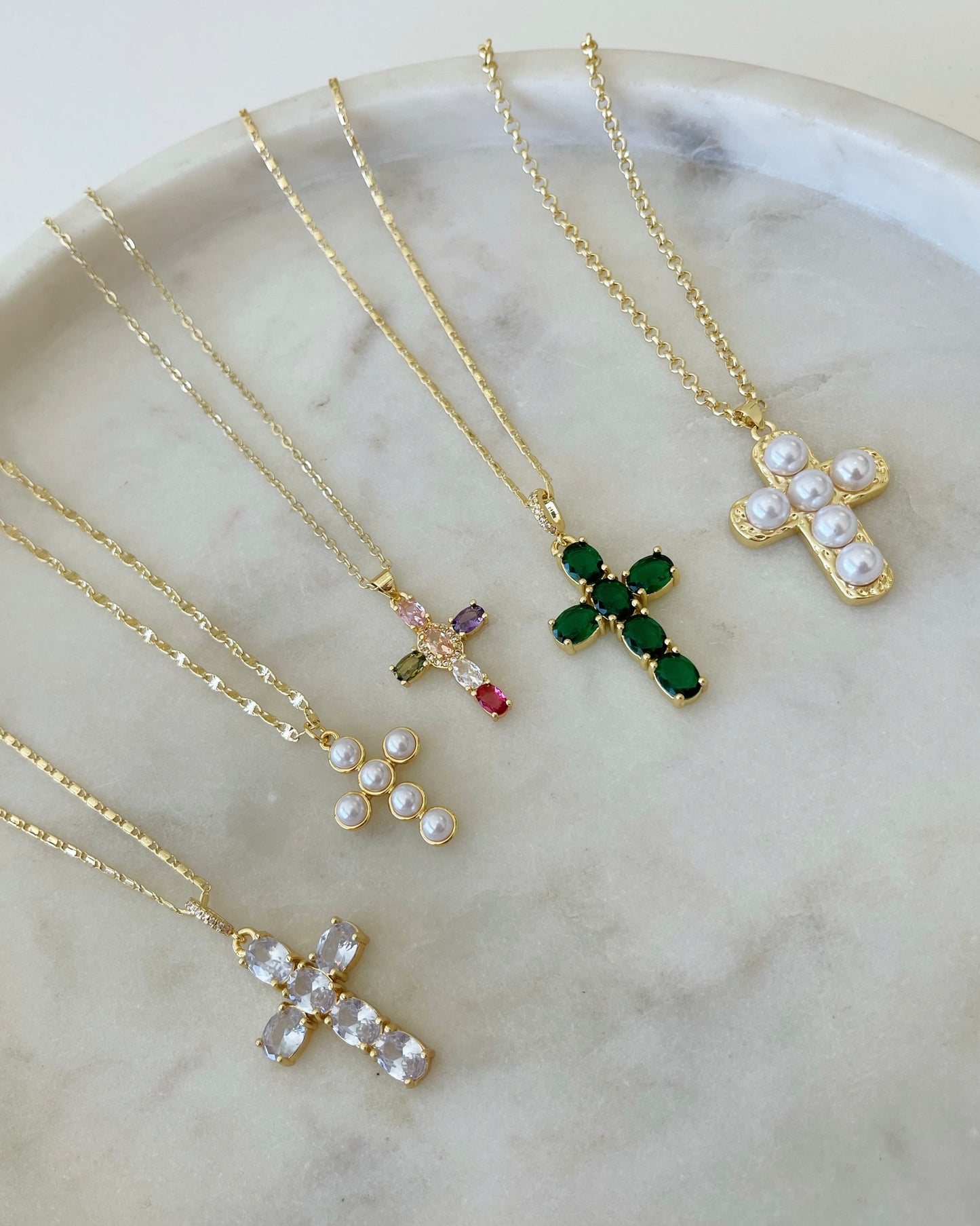 CLEAR CROSS NECKLACE