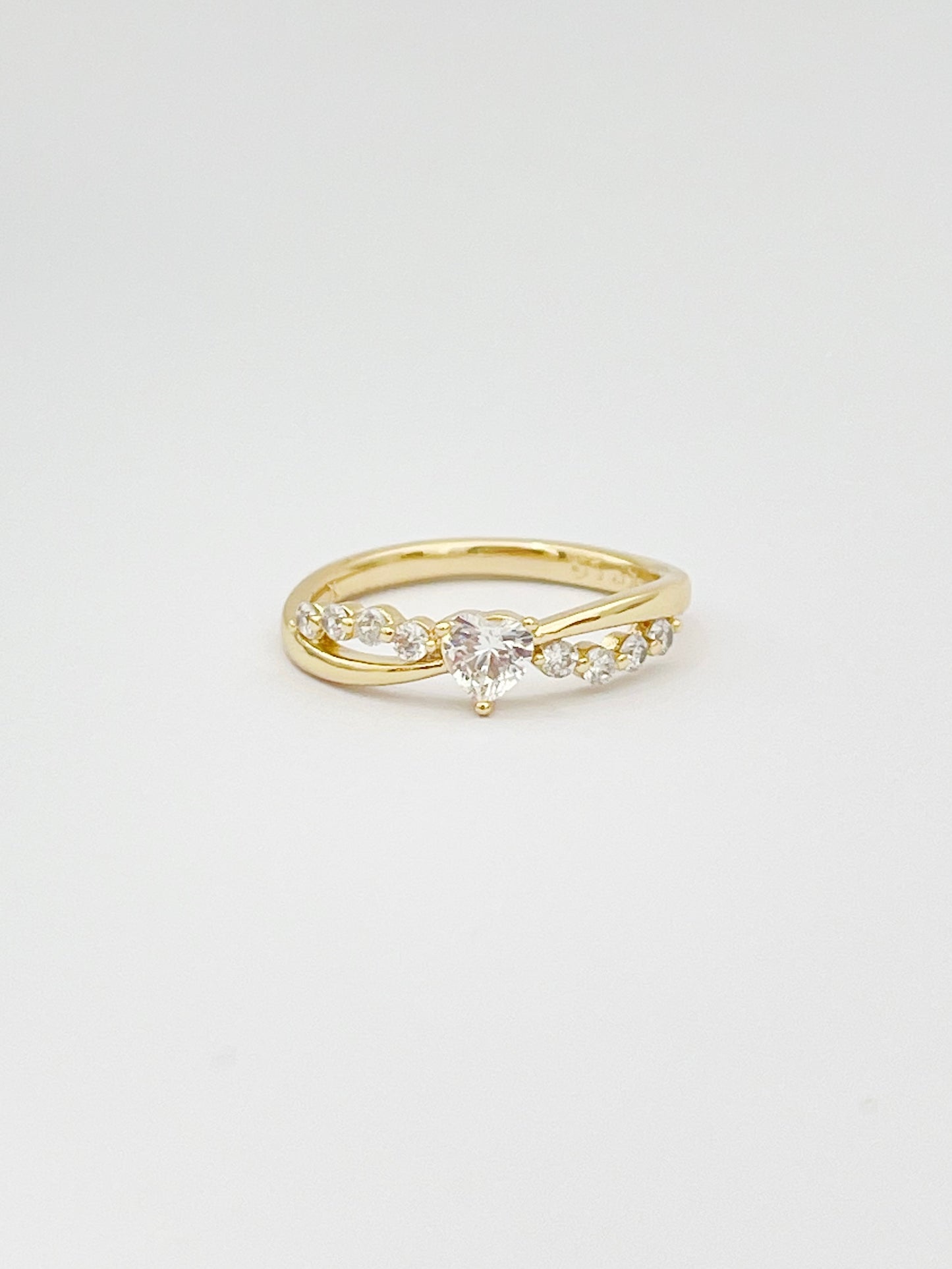 ANILLO CORAZÓN ENTRELAZADO