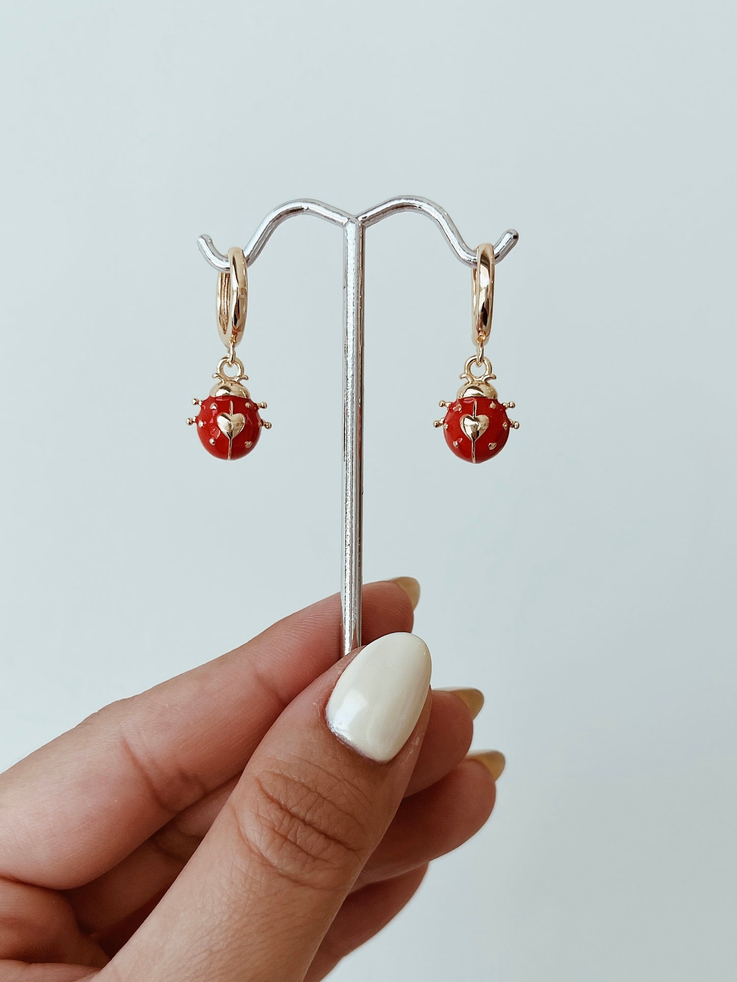 ARETE CATARINA ROJA