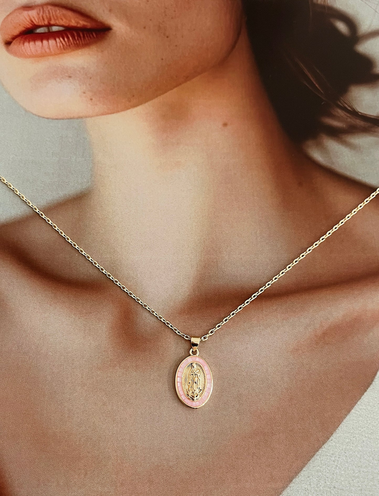 COLLAR GUADALUPE ROSA